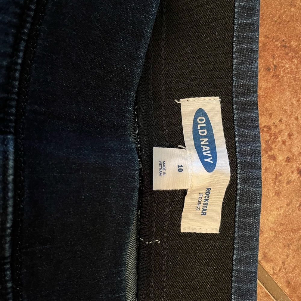 Old Navy dark wash pull on jeans